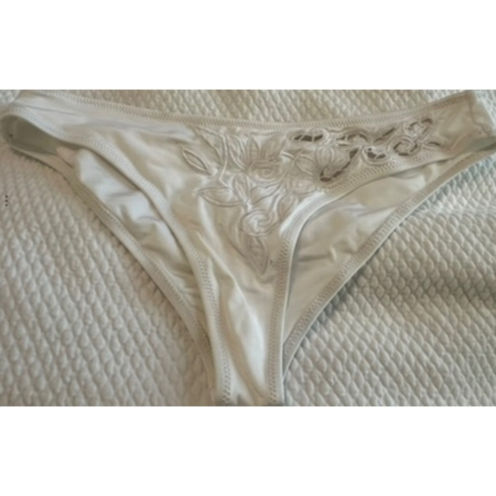 Small Beach Bunny Swimwear Bikini Bottoms White Floral Applique Lined‎